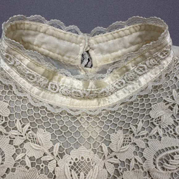 Jessica’s Gunnies Gunne Sax Lace and Crochet Ruffled Cottagecore Blouse - Picture 4 of 8